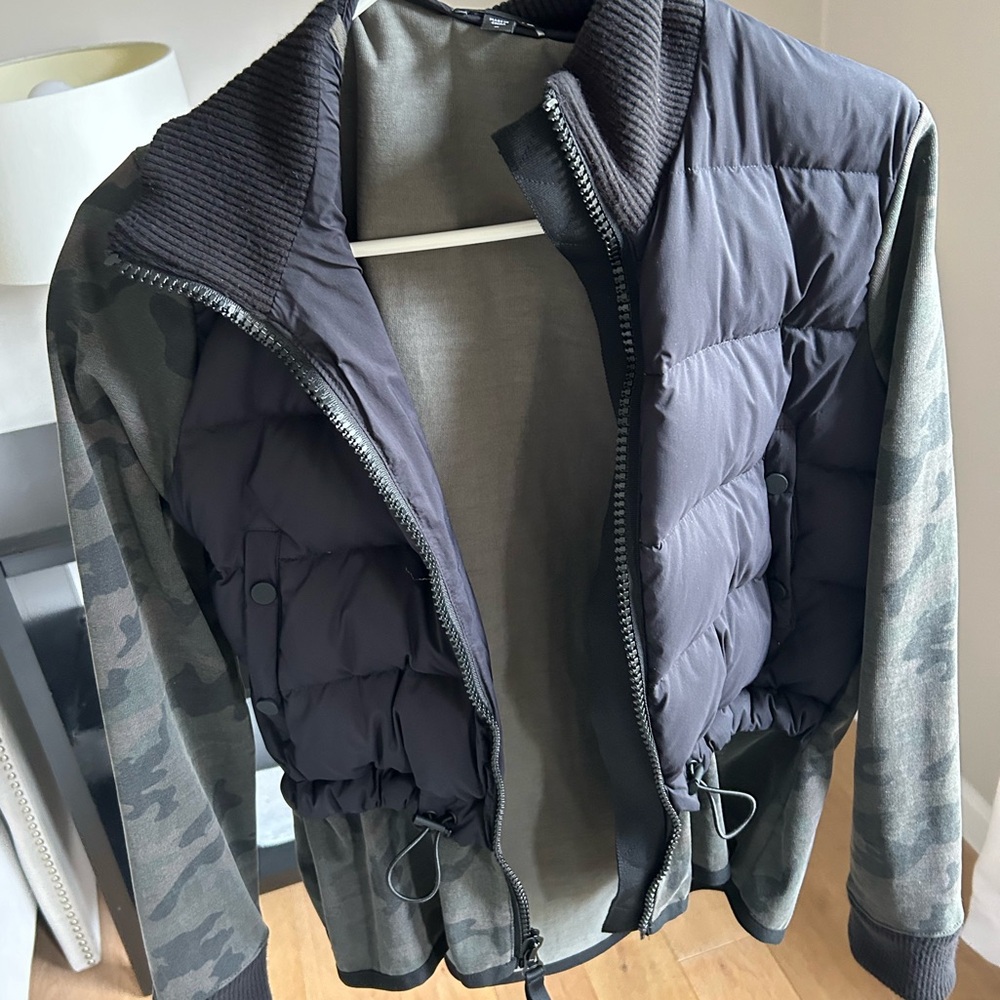 Yosemite by James Perse jacket with puffer detail